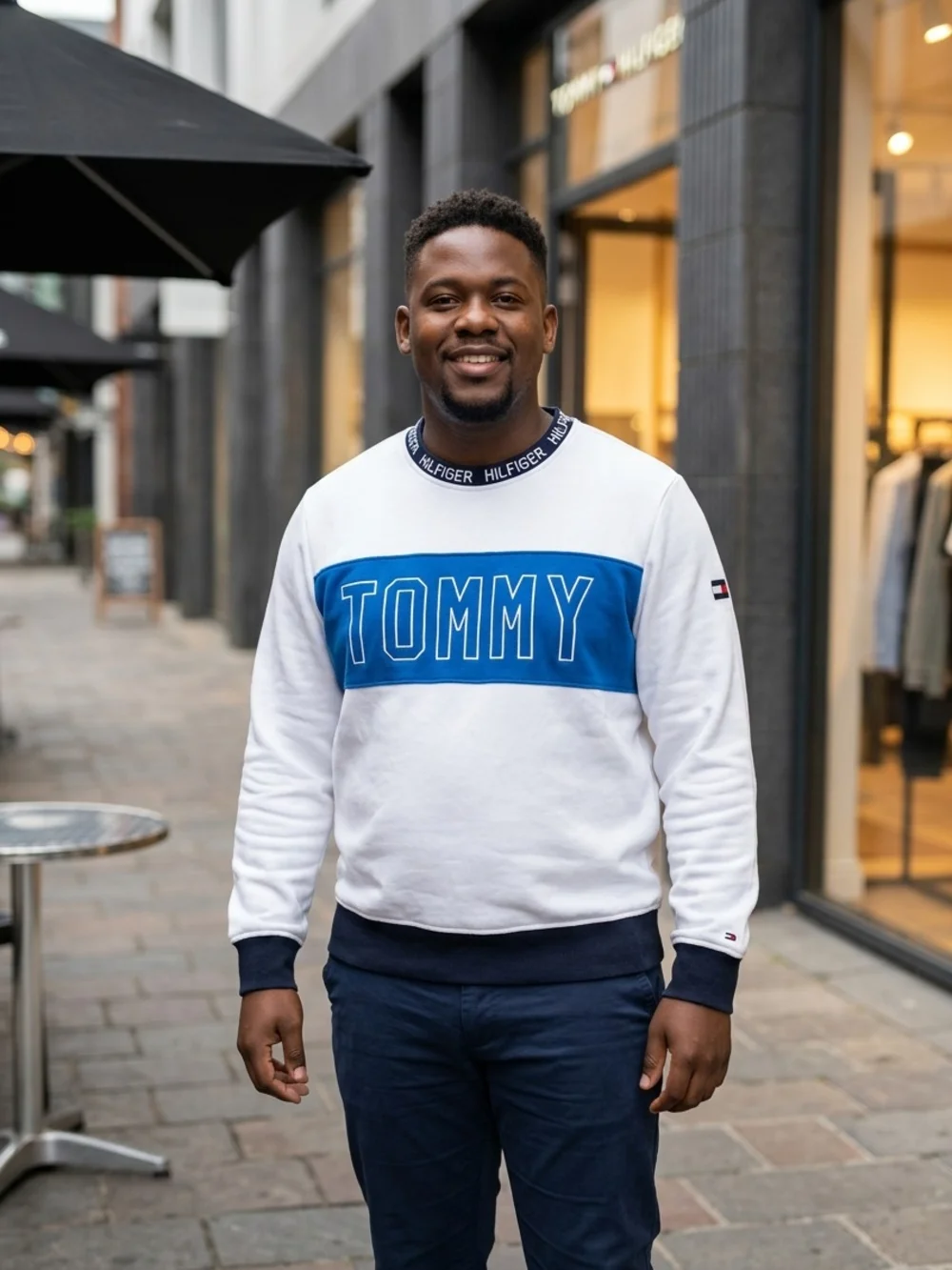 Tommy Hilfiger White & Blue Logo Crewneck Sweat Shirt